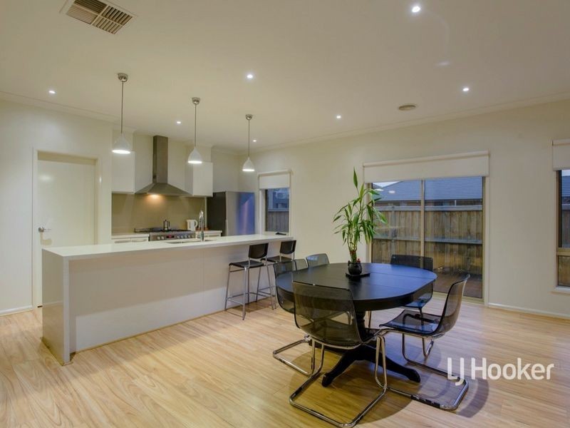 8 Jones Way, Williams Landing VIC 3027