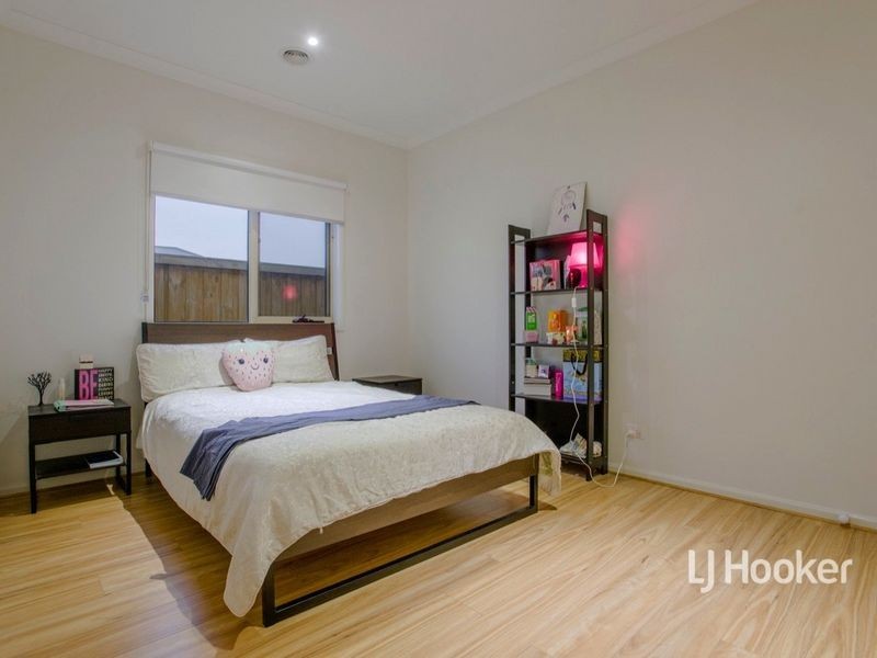 8 Jones Way, Williams Landing VIC 3027