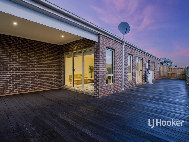 8 Jones Way, Williams Landing VIC 3027