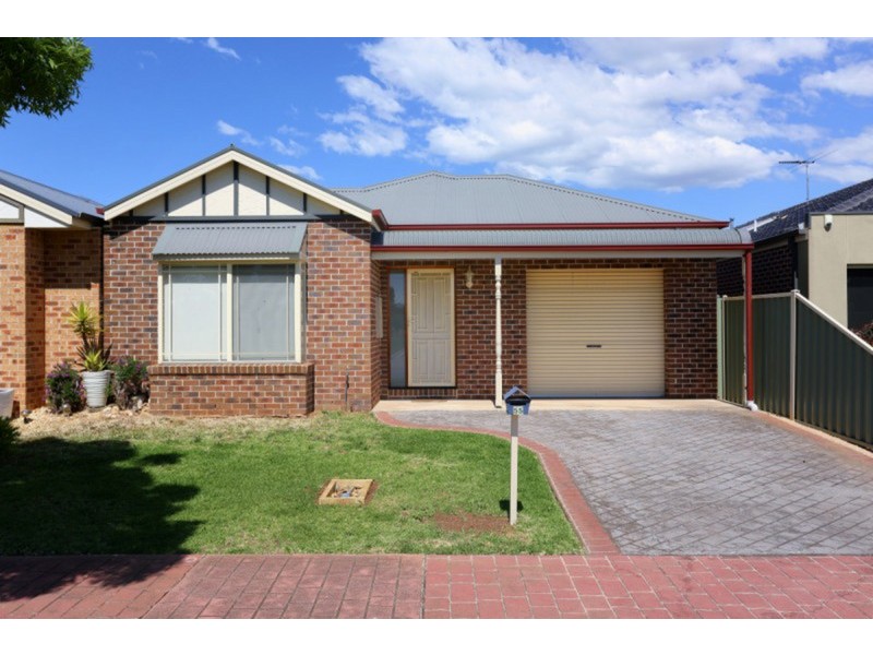 55 Shaftsbury Boulevard, Point Cook VIC 3030