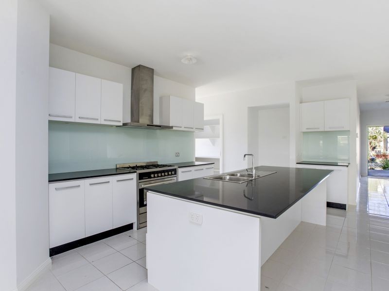 2 Cruise Street, Point Cook VIC 3030