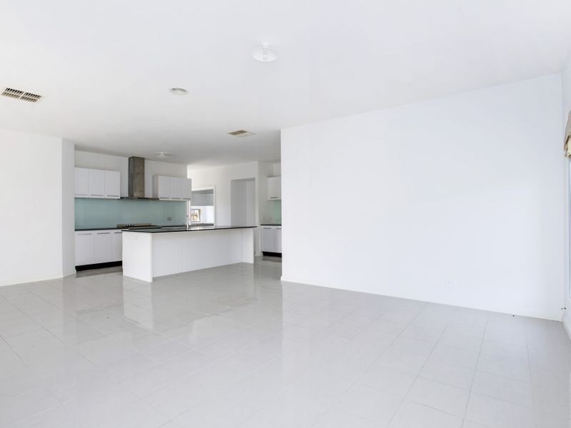 2 Cruise Street, Point Cook VIC 3030