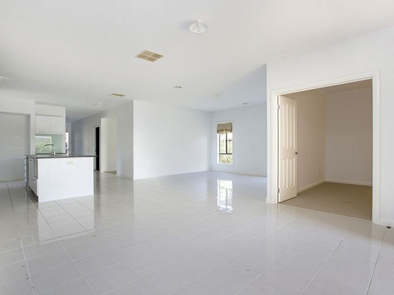 2 Cruise Street, Point Cook VIC 3030