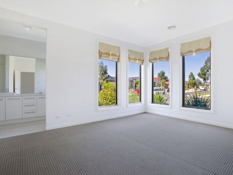 2 Cruise Street, Point Cook VIC 3030