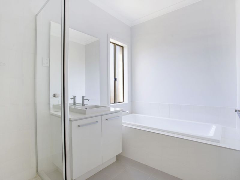 2 Cruise Street, Point Cook VIC 3030