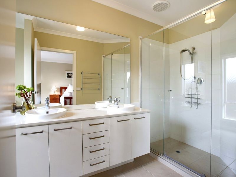 15 Tennant Street, Point Cook VIC 3030