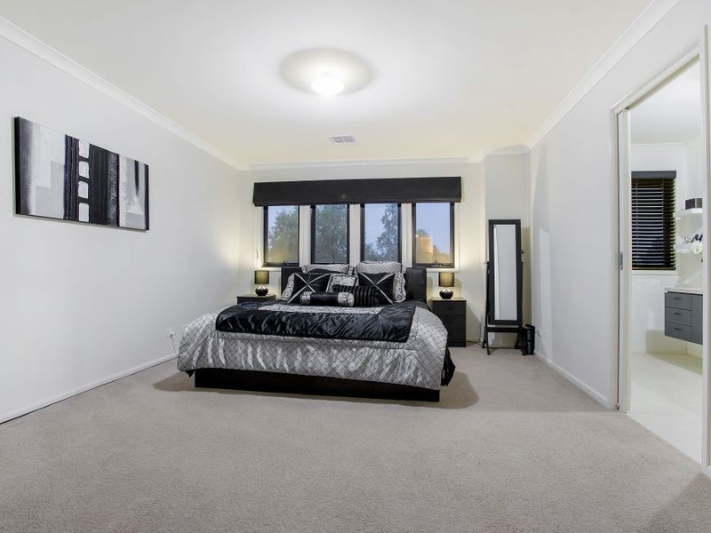 1 Heathcote Drive, Eynesbury VIC 3338