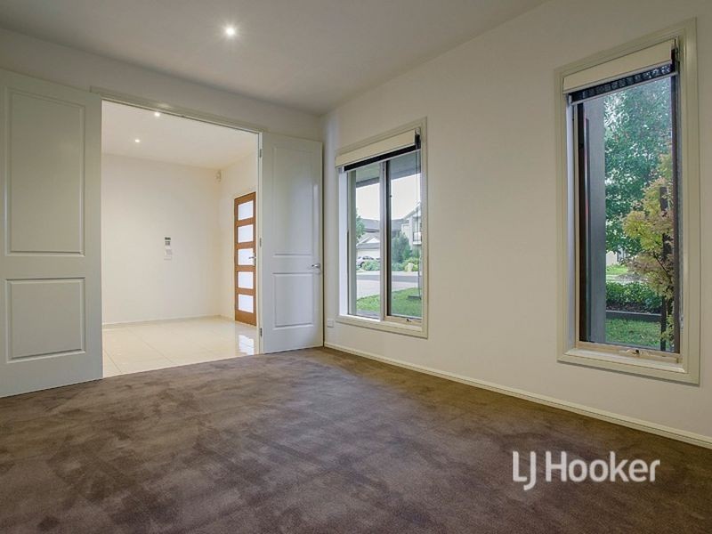 62 Sanctuary Lakes East Boulevard, Sanctuary Lakes VIC 3030