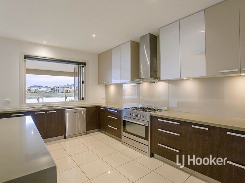 62 Sanctuary Lakes East Boulevard, Sanctuary Lakes VIC 3030