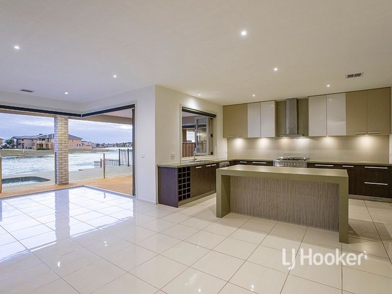 62 Sanctuary Lakes East Boulevard, Sanctuary Lakes VIC 3030