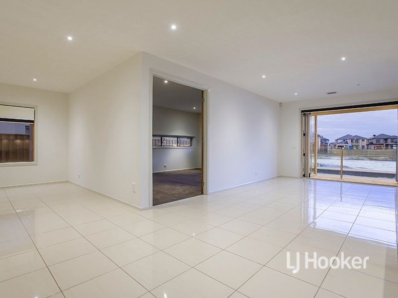 62 Sanctuary Lakes East Boulevard, Sanctuary Lakes VIC 3030