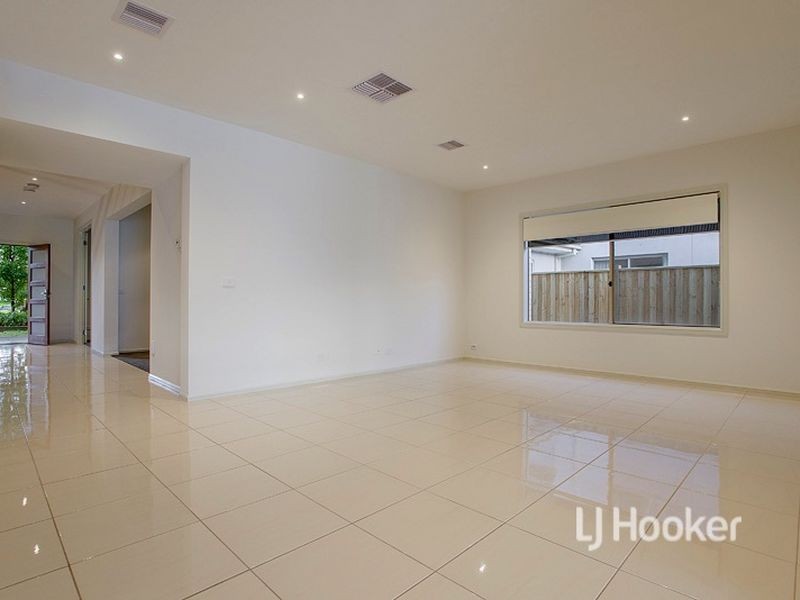 62 Sanctuary Lakes East Boulevard, Sanctuary Lakes VIC 3030