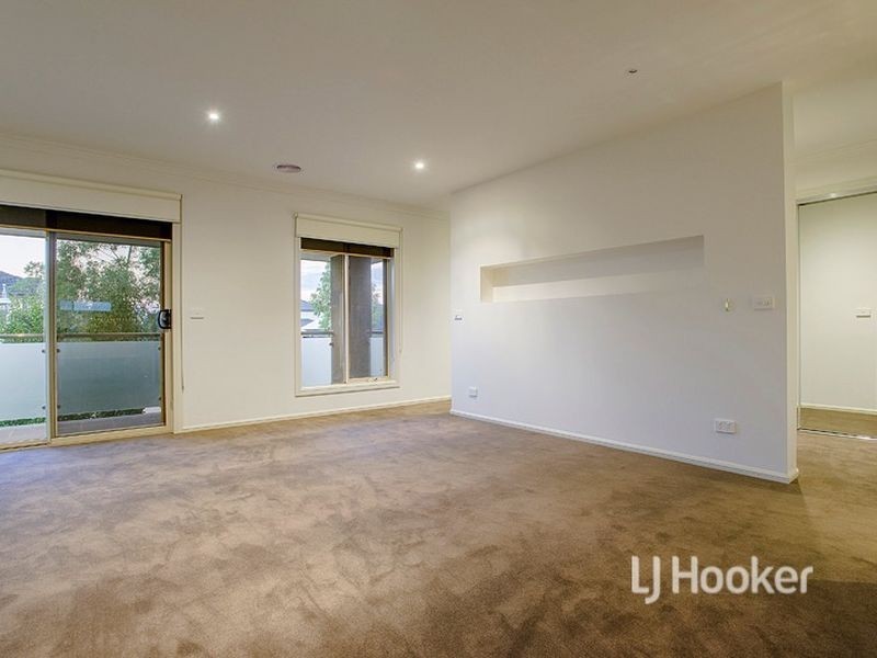 62 Sanctuary Lakes East Boulevard, Sanctuary Lakes VIC 3030