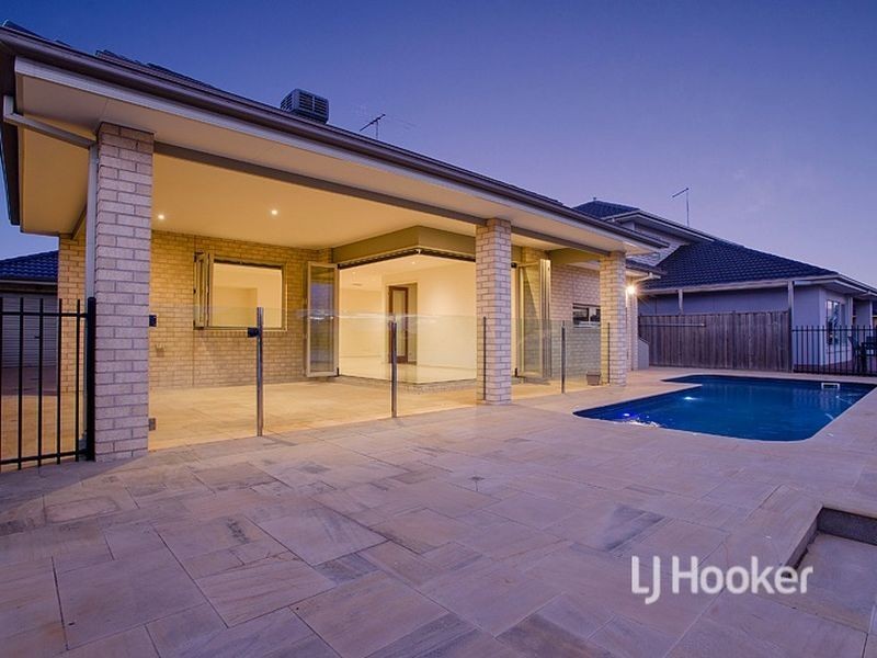 62 Sanctuary Lakes East Boulevard, Sanctuary Lakes VIC 3030