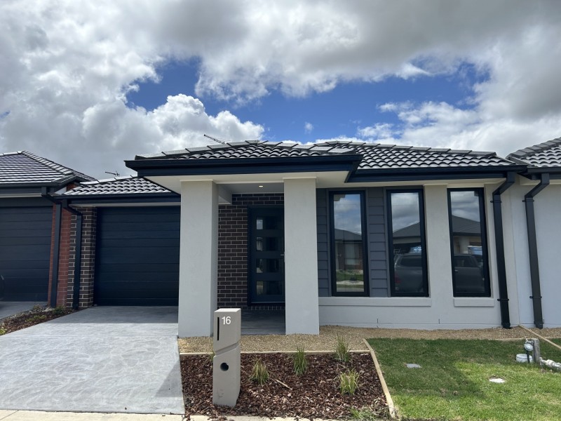 16 Luck Street, Sebastopol VIC 3356
