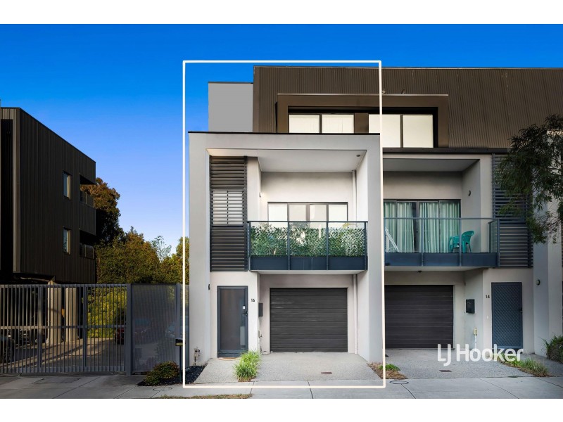 16 Tribeca Drive, Point Cook VIC 3030