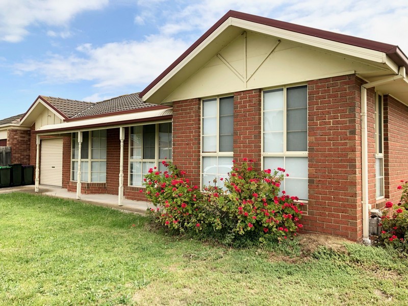 2A Kingfisher Drive, Seabrook VIC 3028