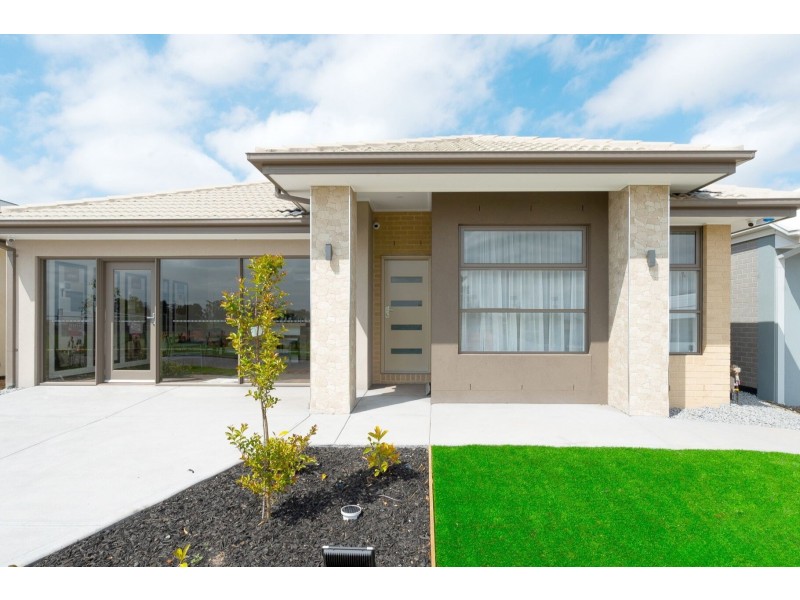 11 Acotango Avenue, Truganina VIC 3029