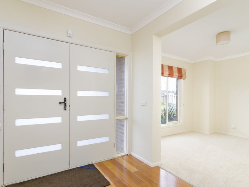 8 Glider Street, Point Cook VIC 3030