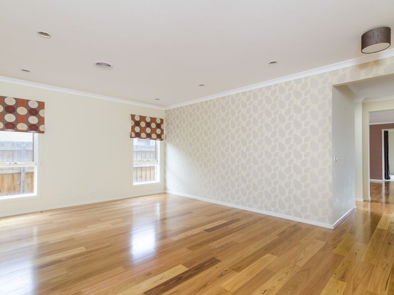 8 Glider Street, Point Cook VIC 3030