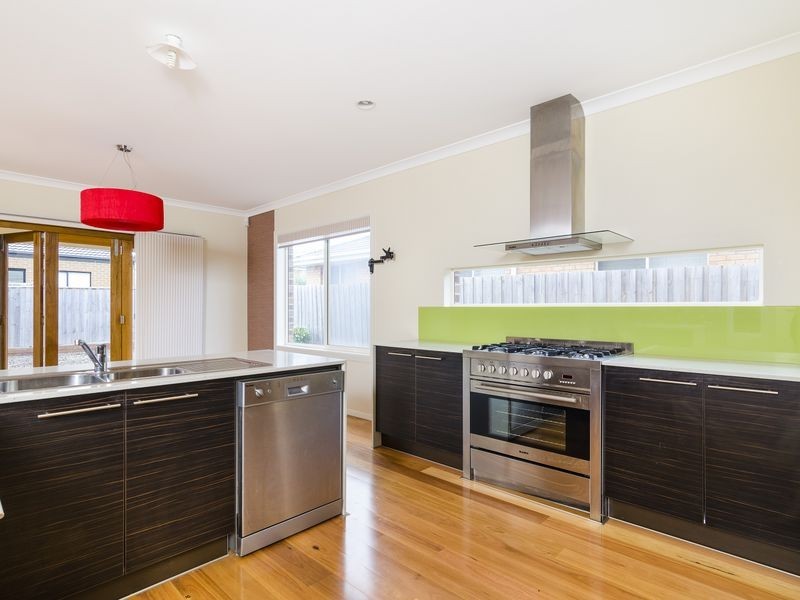 8 Glider Street, Point Cook VIC 3030
