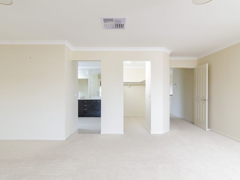 8 Glider Street, Point Cook VIC 3030