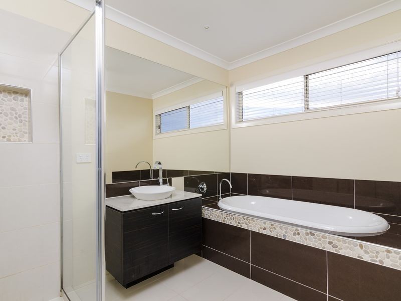 8 Glider Street, Point Cook VIC 3030