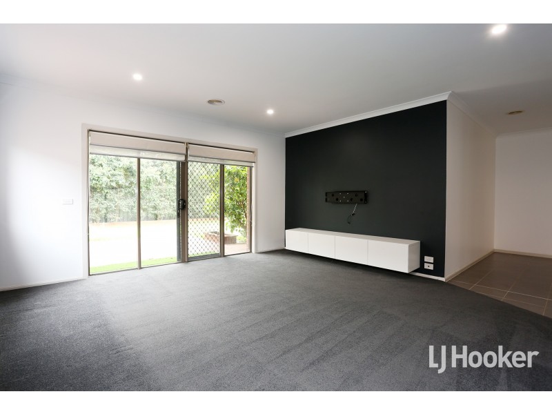 14 Metcalf Way, Point Cook VIC 3030