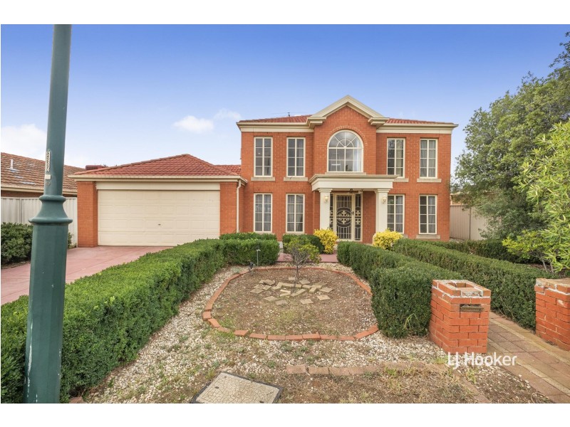 3 Bunya Close, Caroline Springs VIC 3023