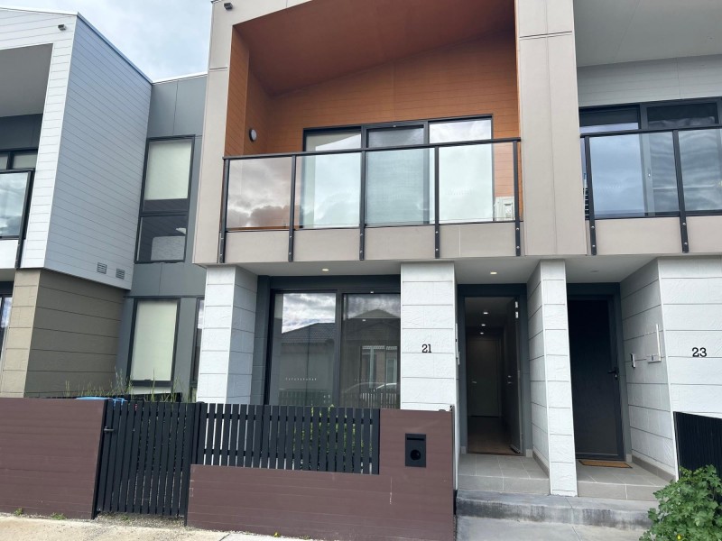 21 Carrick Street, Point Cook VIC 3030