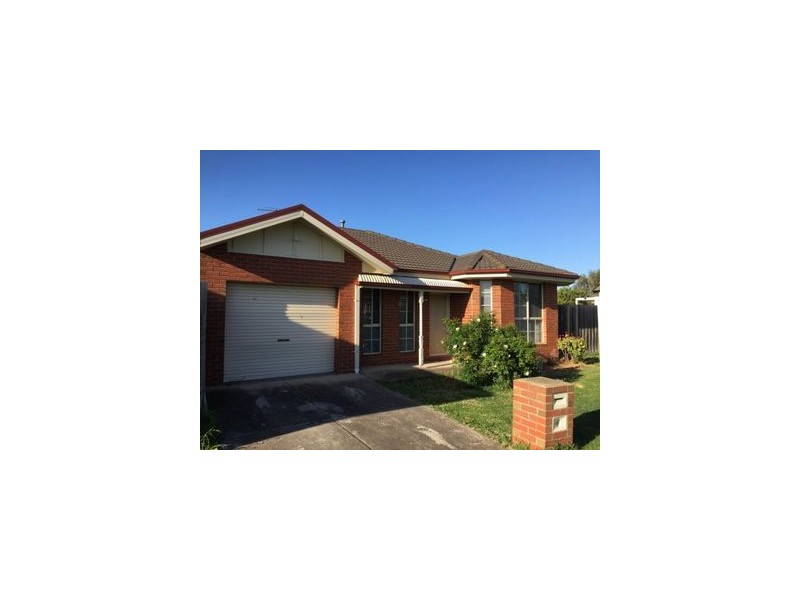 2B Kingfisher Drive, Seabrook VIC 3028