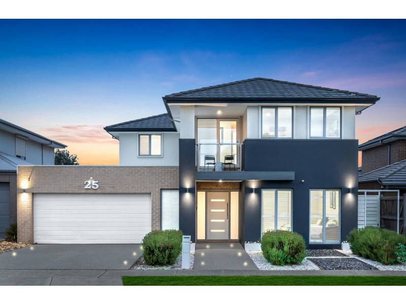 25 Newhaven Drive, Williams Landing VIC 3027
