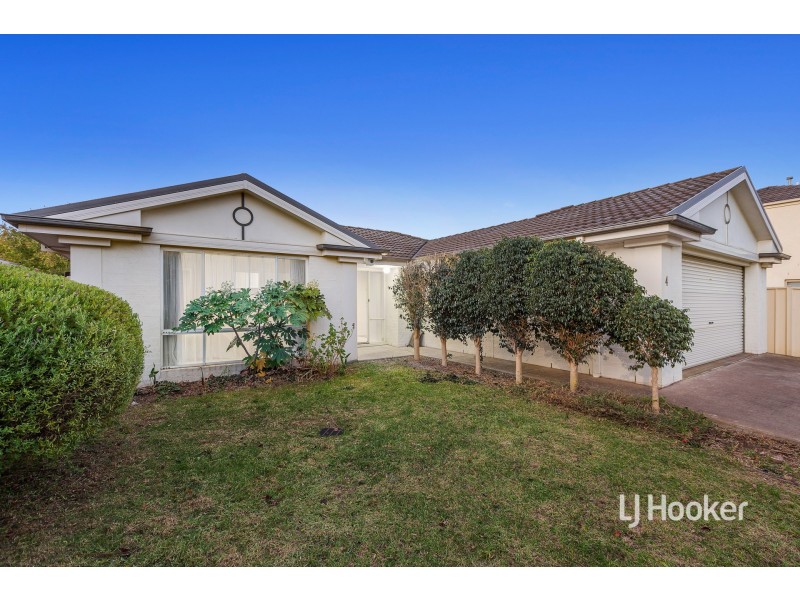 4 Dalkeith Drive, Point Cook VIC 3030