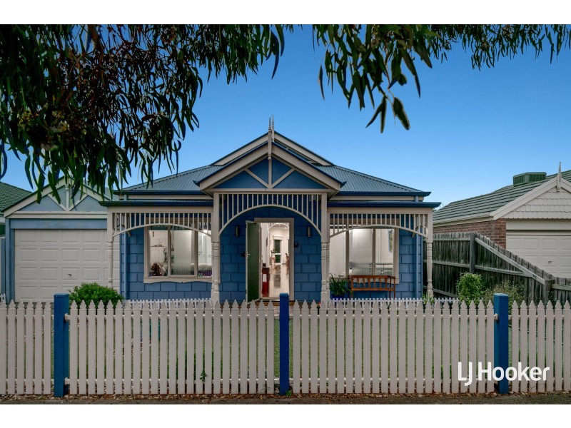 16 Beacon Avenue, Point Cook VIC 3030