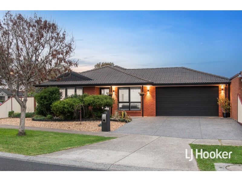 28 Creswick Drive, Point Cook VIC 3030