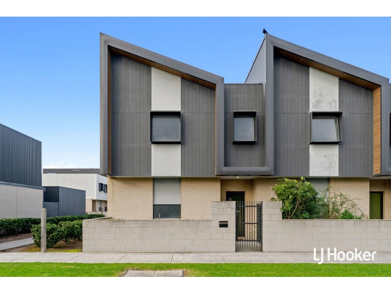 18 Slattery Place, Pakenham VIC 3810