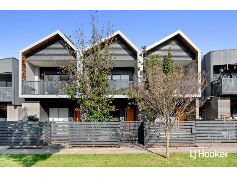 8 Flagship Way, Point Cook VIC 3030