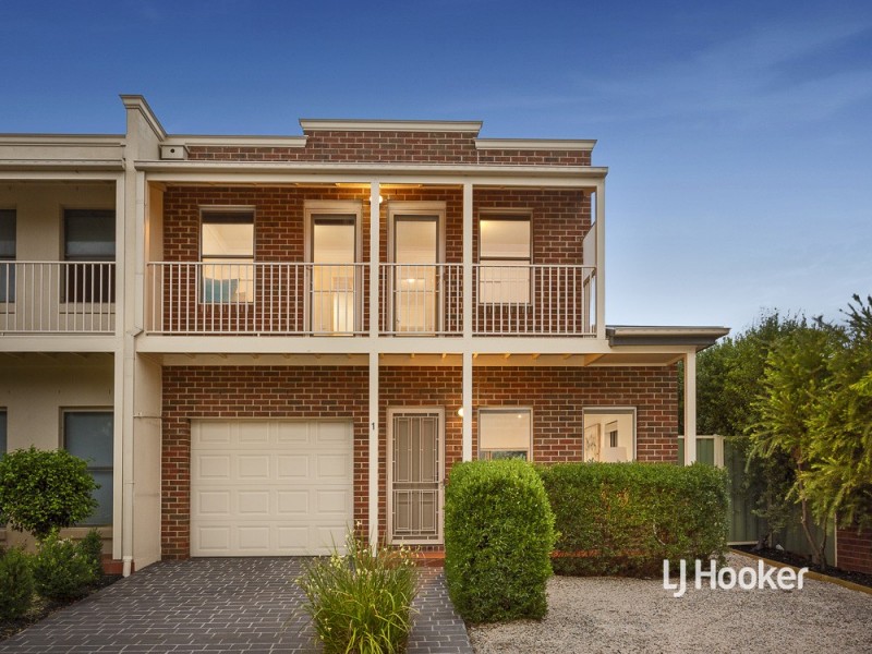1/14 Mickleton Grove, Point Cook VIC 3030