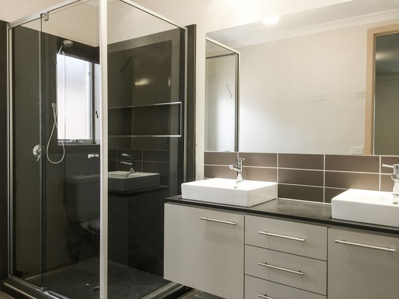 12 Tiarella Street, Point Cook VIC 3030