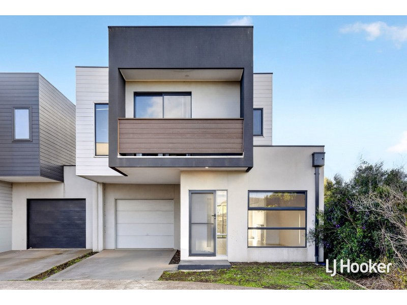 2/16 Chevron Street, Tarneit VIC 3029