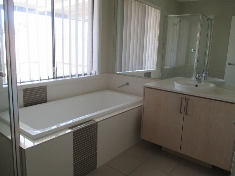 5 Tarango Drive, Point Cook VIC 3030