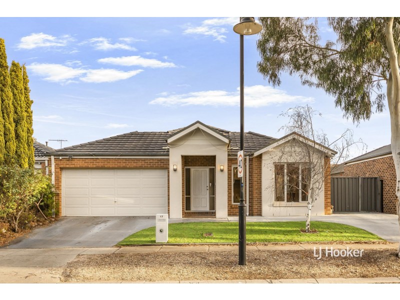 17 Bergamot Drive, Point Cook VIC 3030