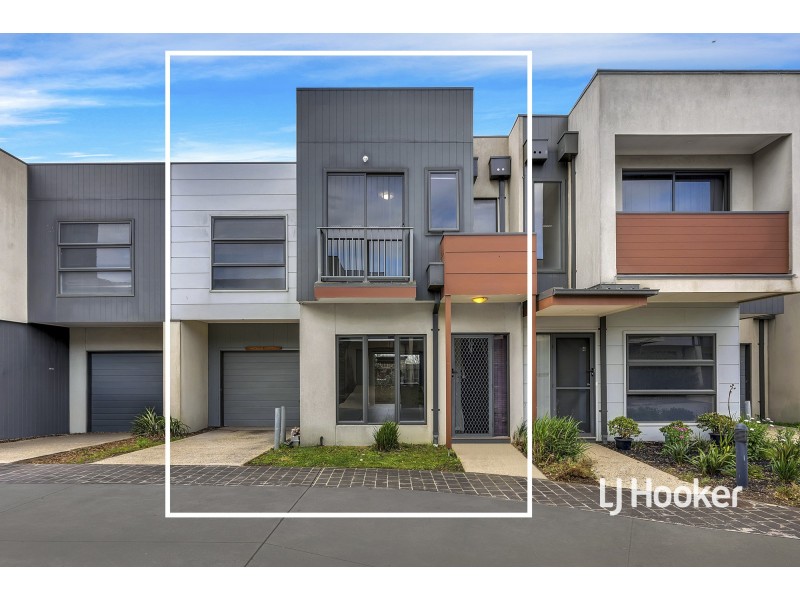 3 Queenie Way, Cranbourne West VIC 3977