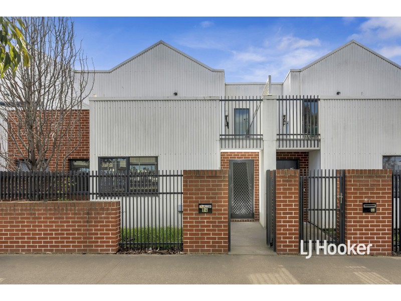 84 Station Street, Pakenham VIC 3810
