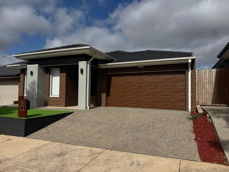 14 Goshawk Road, Sunbury VIC 3429