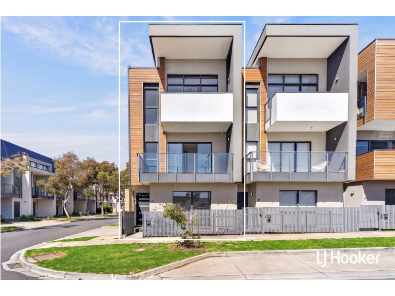 15 Tribeca Drive, Point Cook VIC 3030