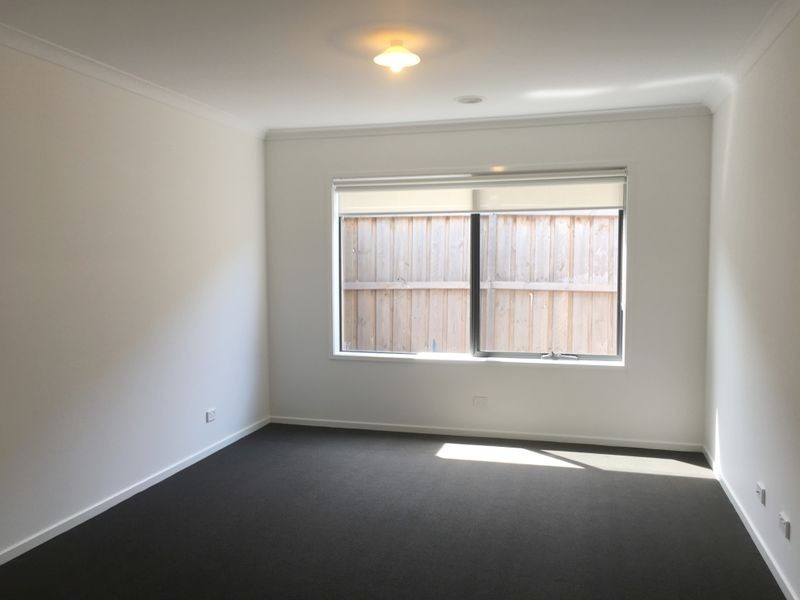 17 Hanworth Avenue, Williams Landing VIC 3027