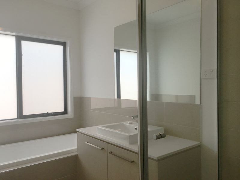 17 Hanworth Avenue, Williams Landing VIC 3027