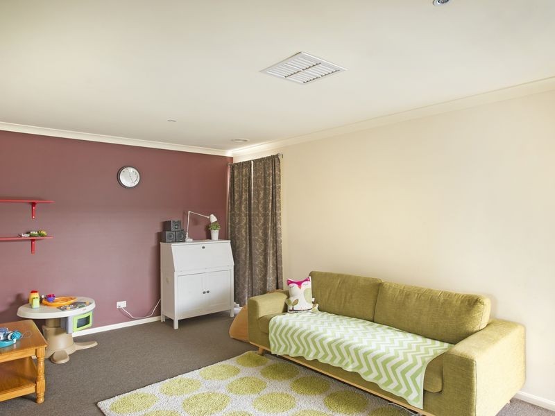 42 Lindsay Gardens, Point Cook VIC 3030