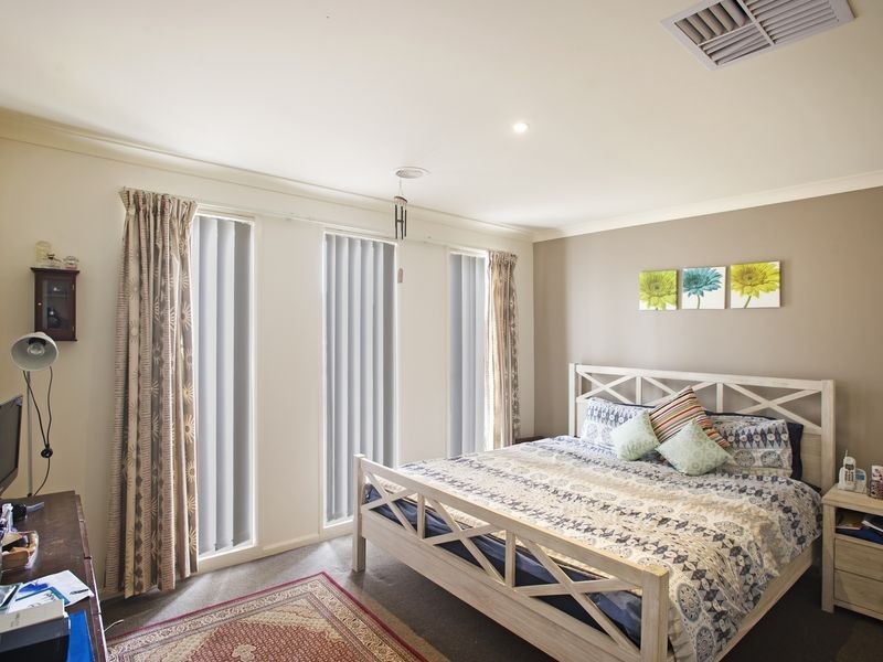 42 Lindsay Gardens, Point Cook VIC 3030